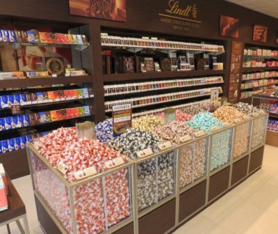 lindt shop milano, il 46esimo negozio monomarca del noto brand di cioccolato di qualità