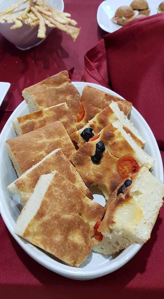 ricetta farina petra, focaccia classica, ricetta della scuola di cucina Noi Chef di Latina, iniziativa "A lezione di farina"