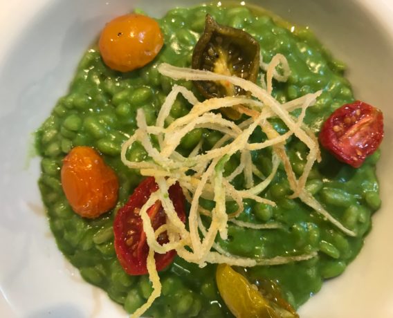 ricetta riso, Risotto al pesto di rucola, crema di mandorle, pomodori confit e olio alla noce, è cucina di Verona per #alezionedicucina