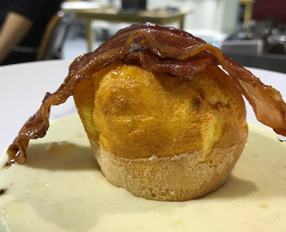 soufflé di polenta, ricetta della scuola di cucina è cucina di Verona